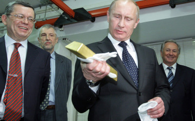 Russia is Targeting the Dollar Via Bloomberg
